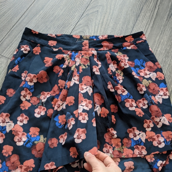 Jessica Simpson Floral skirt - Picture 2 of 2
